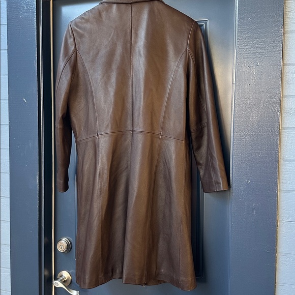 NYDA Vintage Women's Brown Leather Trench Coat. Size Large. 2 pocket - Picture 5 of 11
